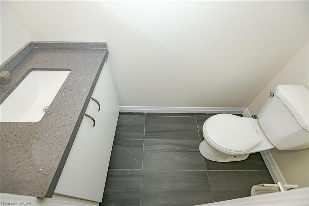 63-370 Fisher Mills Road, Cambridge, ON - Indoor Photo Showing Bathroom