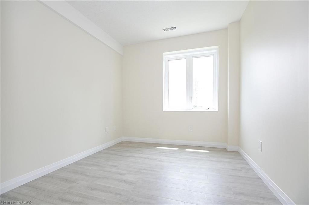 63-370 Fisher Mills Road, Cambridge, ON - Indoor Photo Showing Other Room