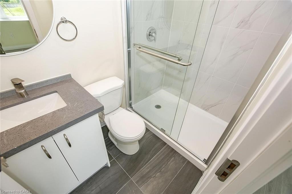 63-370 Fisher Mills Road, Cambridge, ON - Indoor Photo Showing Bathroom