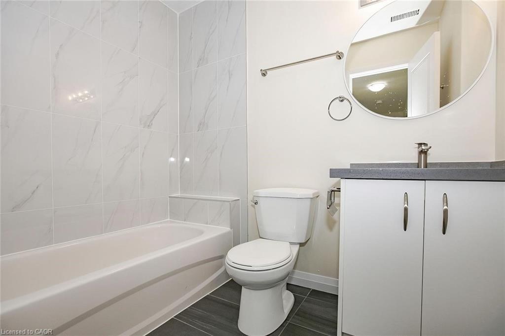 63-370 Fisher Mills Road, Cambridge, ON - Indoor Photo Showing Bathroom