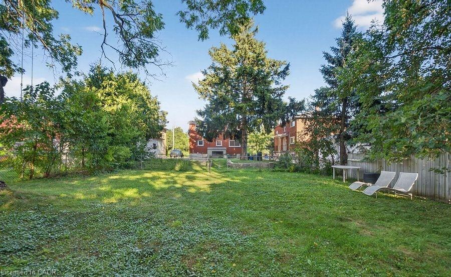 Unit B-154 Montgomery Road, Kitchener, ON - Outdoor