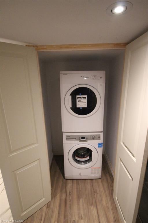 2-122 Macassa Avenue, Hamilton, ON - Indoor Photo Showing Laundry Room