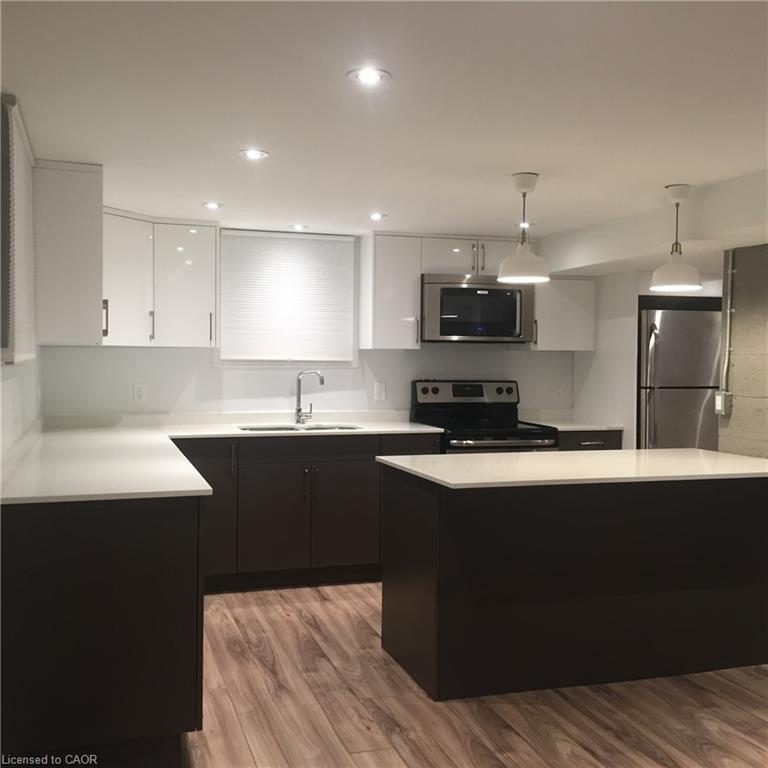 2-122 Macassa Avenue, Hamilton, ON - Indoor Photo Showing Kitchen With Stainless Steel Kitchen With Upgraded Kitchen