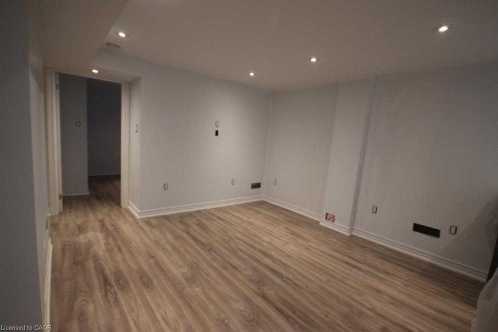 2-122 Macassa Avenue, Hamilton, ON - Indoor Photo Showing Other Room