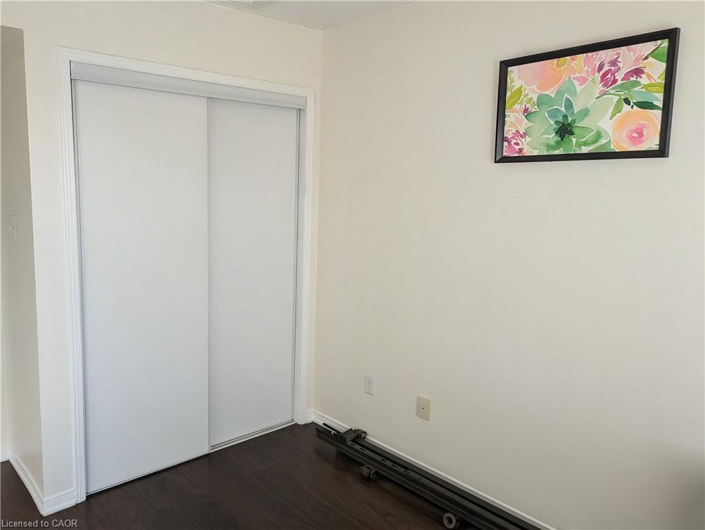 8-2579 Sixth Line, Oakville, ON - Indoor Photo Showing Other Room