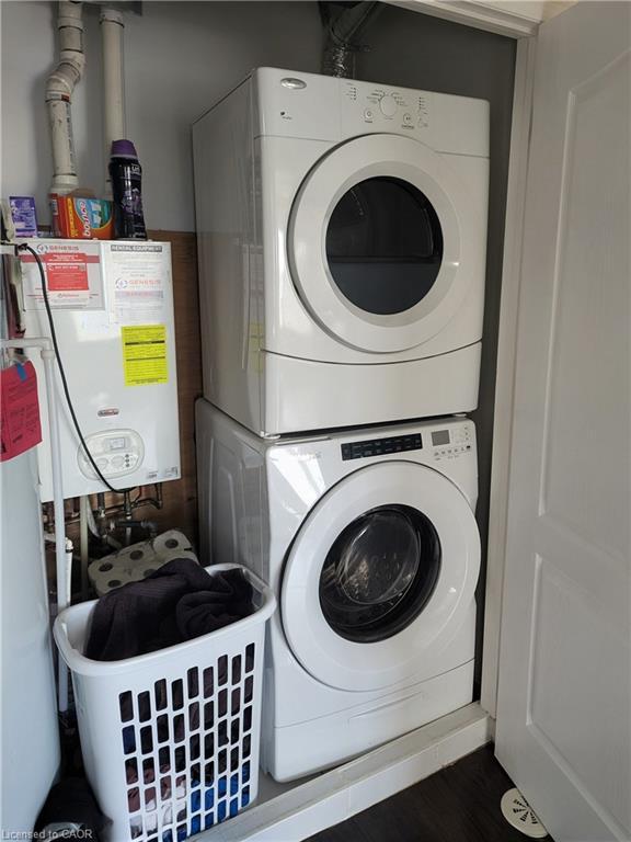 8-2579 Sixth Line, Oakville, ON - Indoor Photo Showing Laundry Room