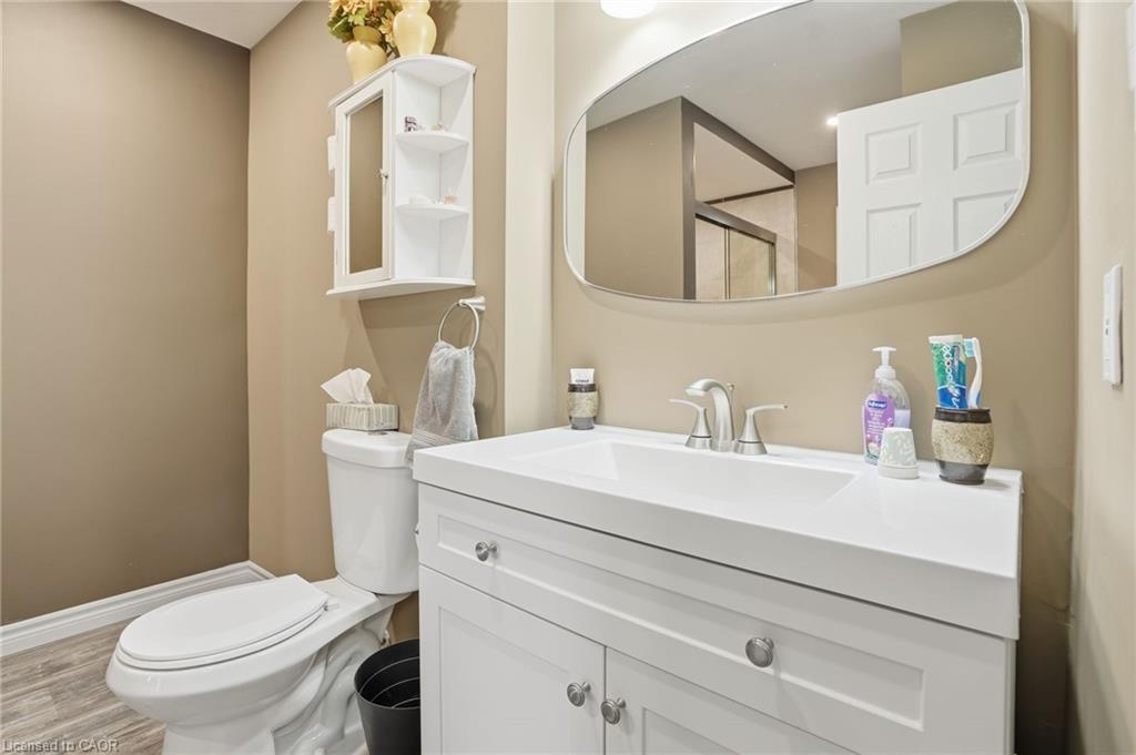 80 Foxborough Drive, Ancaster, ON - Indoor Photo Showing Bathroom