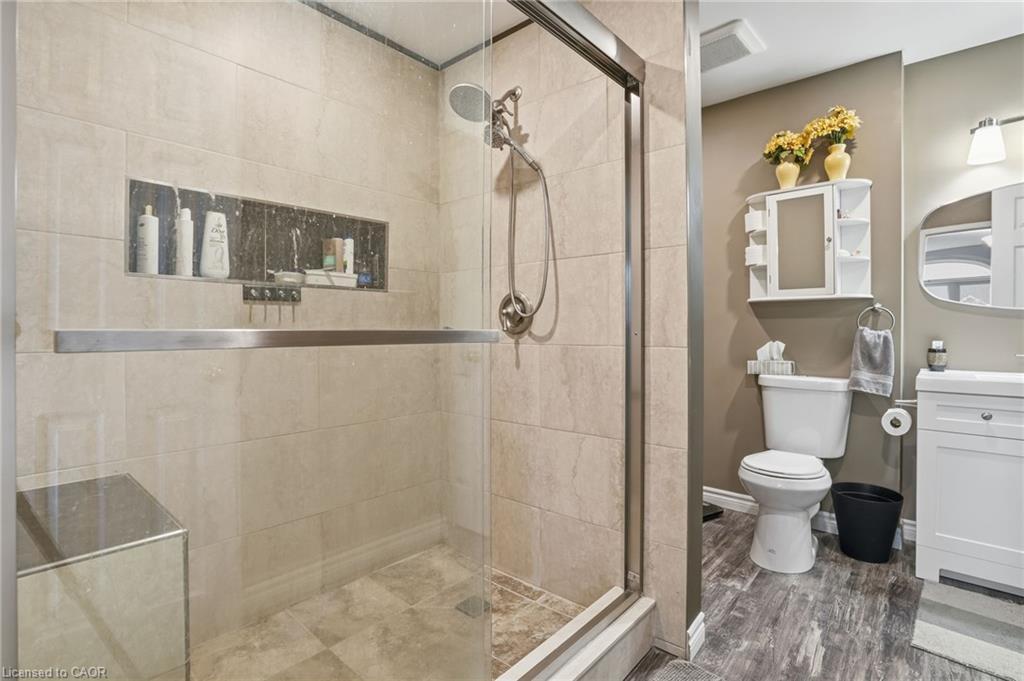 80 Foxborough Drive, Ancaster, ON - Indoor Photo Showing Bathroom
