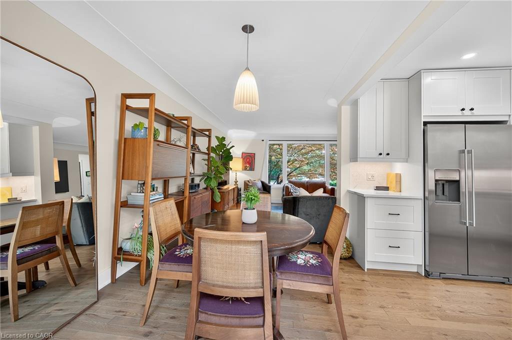 233 Townsend Avenue, Burlington, ON - Indoor Photo Showing Dining Room