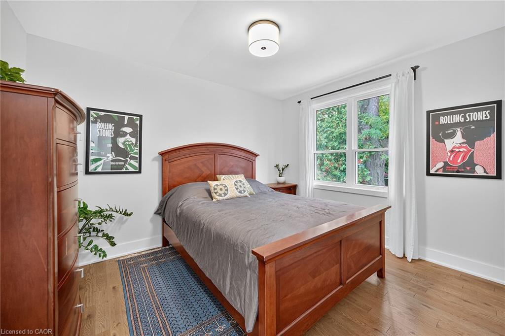 233 Townsend Avenue, Burlington, ON - Indoor Photo Showing Bedroom