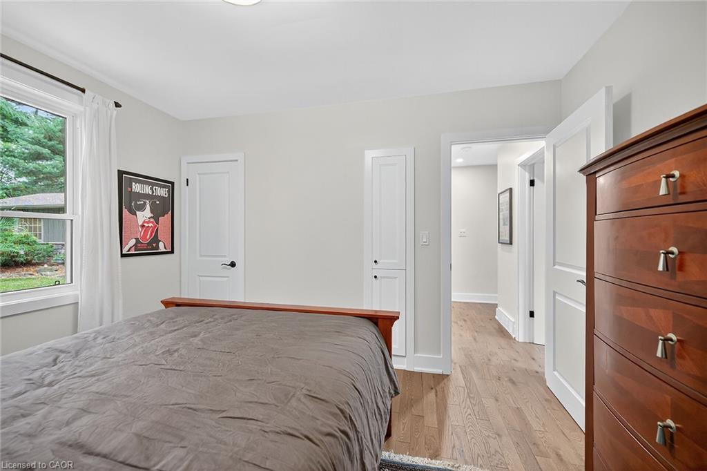 233 Townsend Avenue, Burlington, ON - Indoor Photo Showing Bedroom