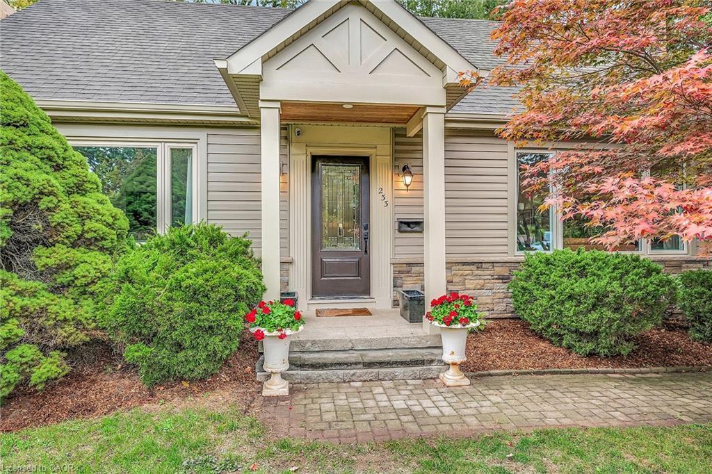 233 Townsend Avenue, Burlington, ON - Outdoor