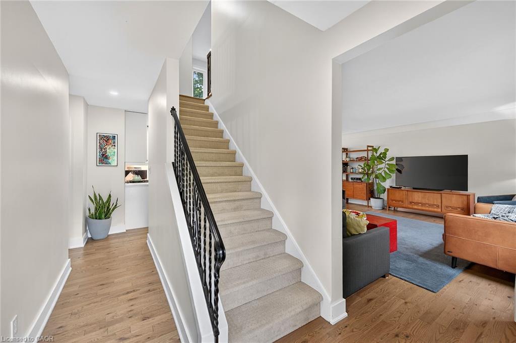 233 Townsend Avenue, Burlington, ON - Indoor