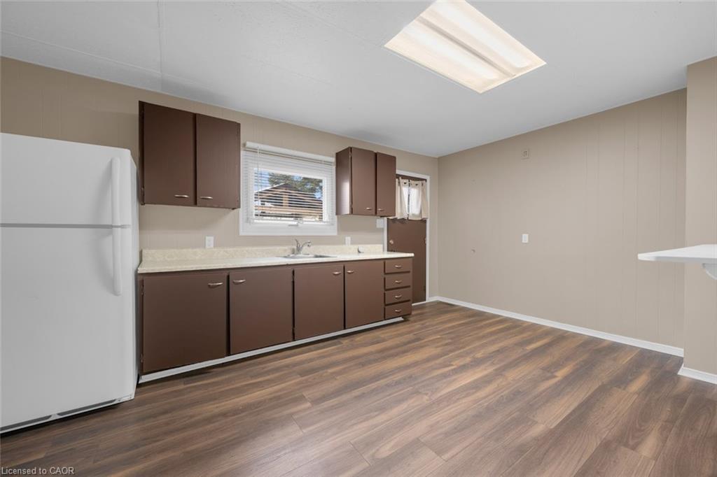 73 Shaw Street, Hamilton, ON - Indoor Photo Showing Kitchen