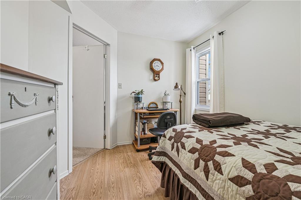 21-205 Highland Crescent, Kitchener, ON - Indoor Photo Showing Bedroom
