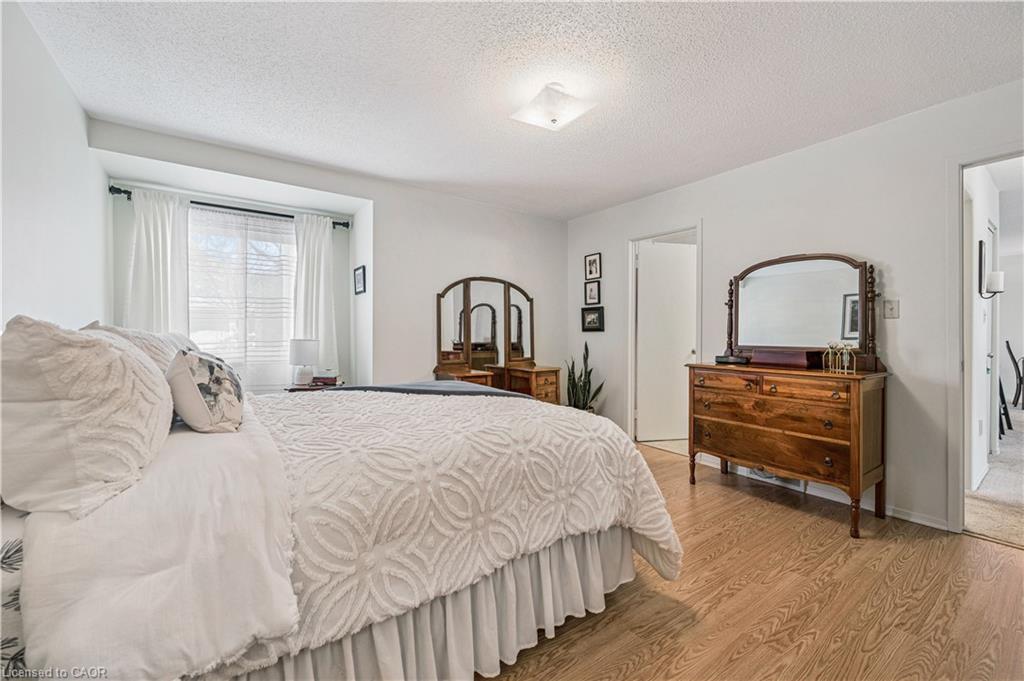 21-205 Highland Crescent, Kitchener, ON - Indoor Photo Showing Bedroom