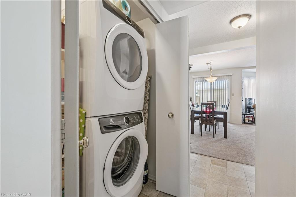 21-205 Highland Crescent, Kitchener, ON - Indoor Photo Showing Laundry Room