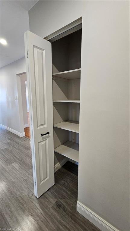 Upper-110 Abbot Drive, Hamilton, ON - Indoor