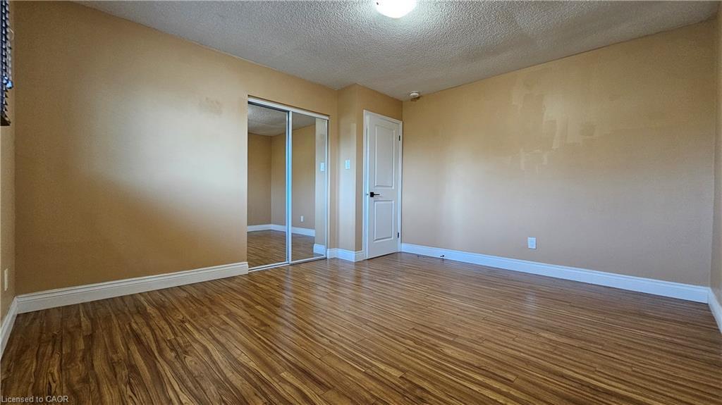 Upper-110 Abbot Drive, Hamilton, ON - Indoor Photo Showing Other Room