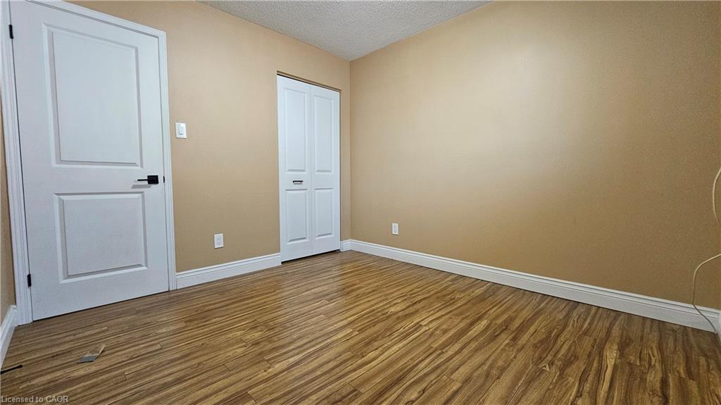 Upper-110 Abbot Drive, Hamilton, ON - Indoor Photo Showing Other Room