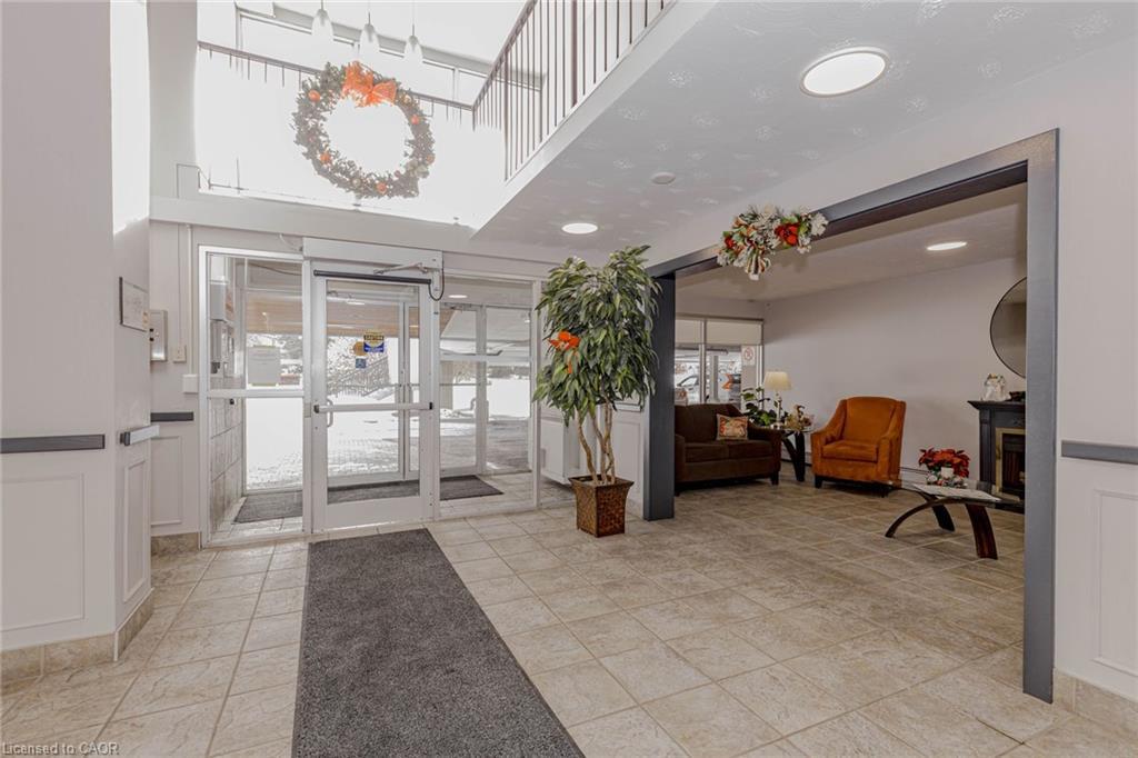 106-58 Bridgeport Road E, Waterloo, ON - Indoor Photo Showing Other Room