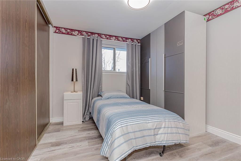 106-58 Bridgeport Road E, Waterloo, ON - Indoor Photo Showing Bedroom