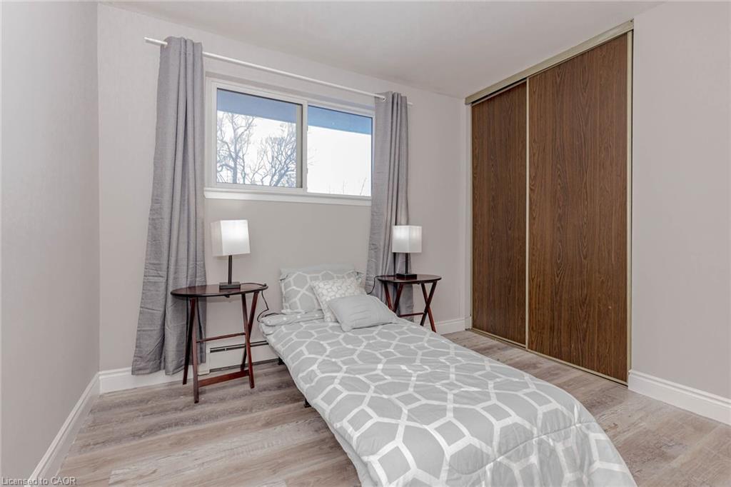 106-58 Bridgeport Road E, Waterloo, ON - Indoor Photo Showing Bedroom