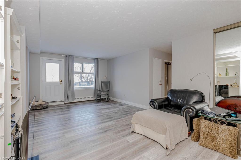 106-58 Bridgeport Road E, Waterloo, ON - Indoor Photo Showing Other Room