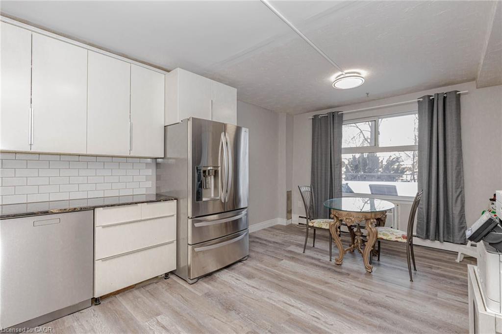 106-58 Bridgeport Road E, Waterloo, ON - Indoor