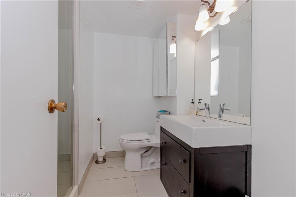 106-58 Bridgeport Road E, Waterloo, ON - Indoor Photo Showing Bathroom