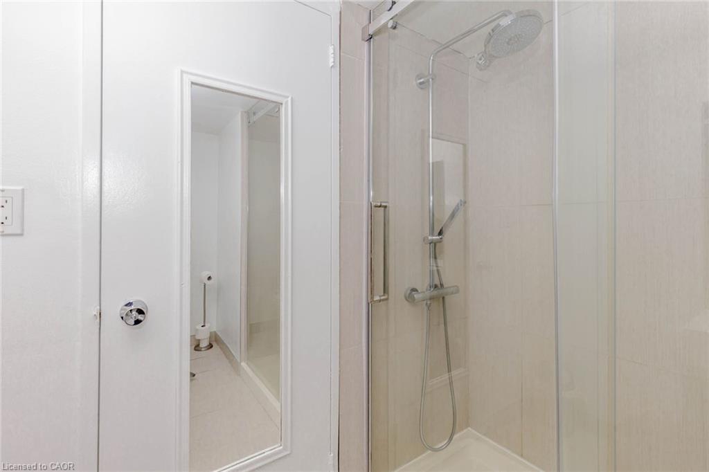 106-58 Bridgeport Road E, Waterloo, ON - Indoor Photo Showing Bathroom