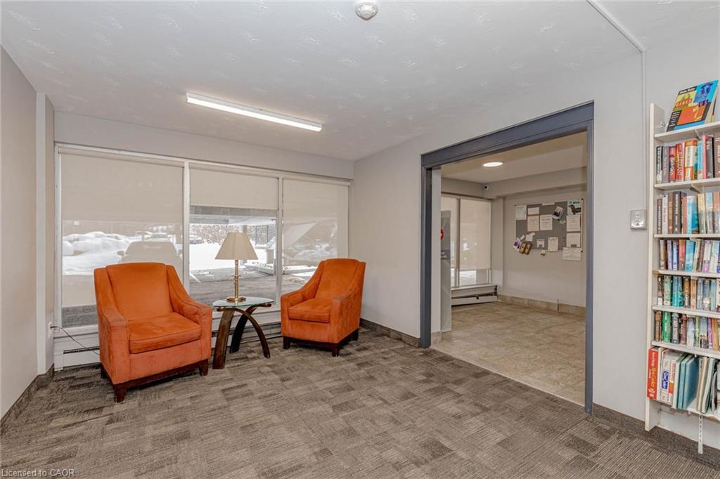 106-58 Bridgeport Road E, Waterloo, ON - Indoor
