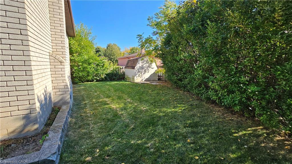 Lower-110 Abbot Drive, Hamilton, ON - Outdoor