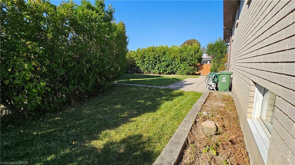 Lower-110 Abbot Drive, Hamilton, ON - Outdoor