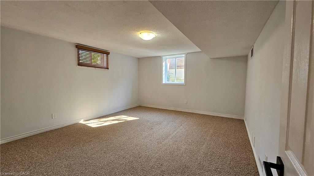 Lower-110 Abbot Drive, Hamilton, ON - Indoor Photo Showing Other Room