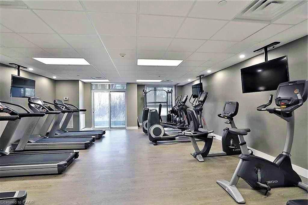 225-101 Shoreview Place, Stoney Creek, ON - Indoor Photo Showing Gym Room