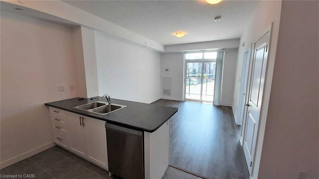 225-101 Shoreview Place, Stoney Creek, ON - Indoor Photo Showing Kitchen With Double Sink