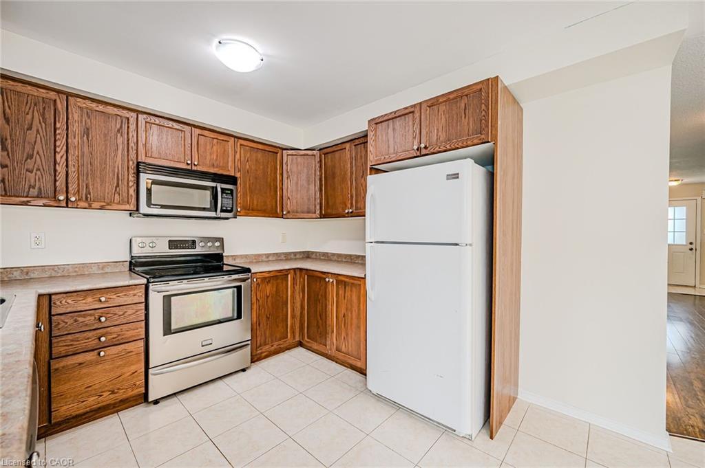91 Powell Drive, Hamilton, ON - Indoor Photo Showing Kitchen