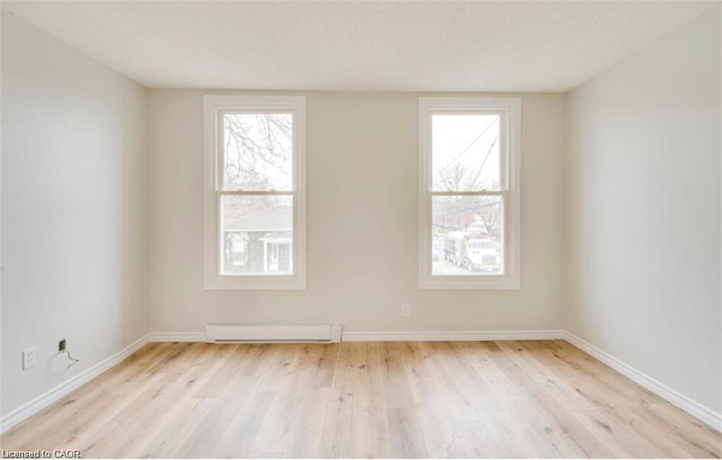 Upper-35 Albion Street, Brantford, ON - Indoor Photo Showing Other Room