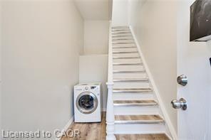 Upper-35 Albion Street, Brantford, ON - Indoor Photo Showing Laundry Room