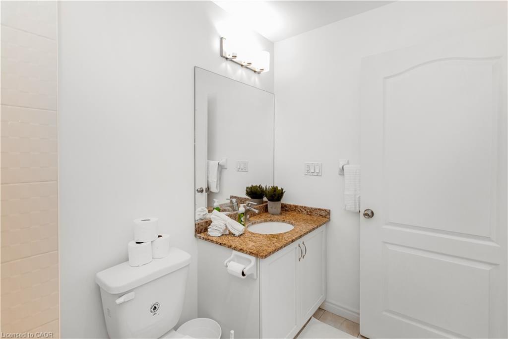 303-34 Plains Road, Burlington, ON - Indoor Photo Showing Bathroom