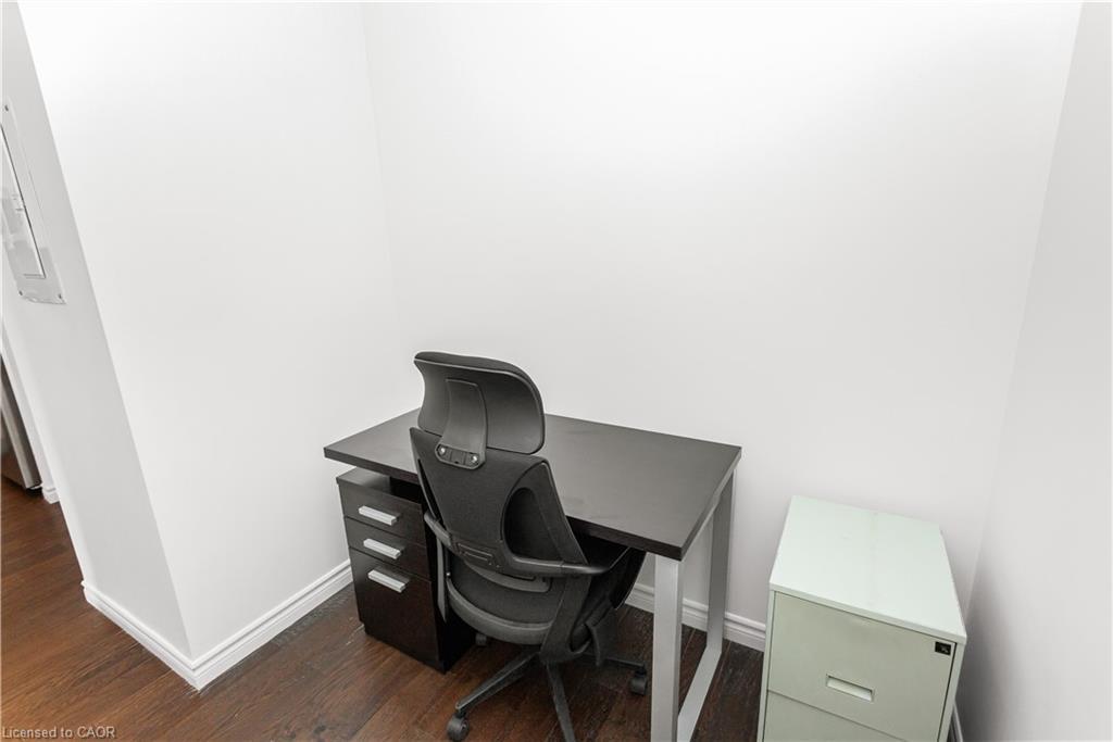 303-34 Plains Road, Burlington, ON - Indoor Photo Showing Office