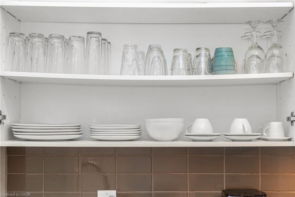 303-34 Plains Road, Burlington, ON - Indoor