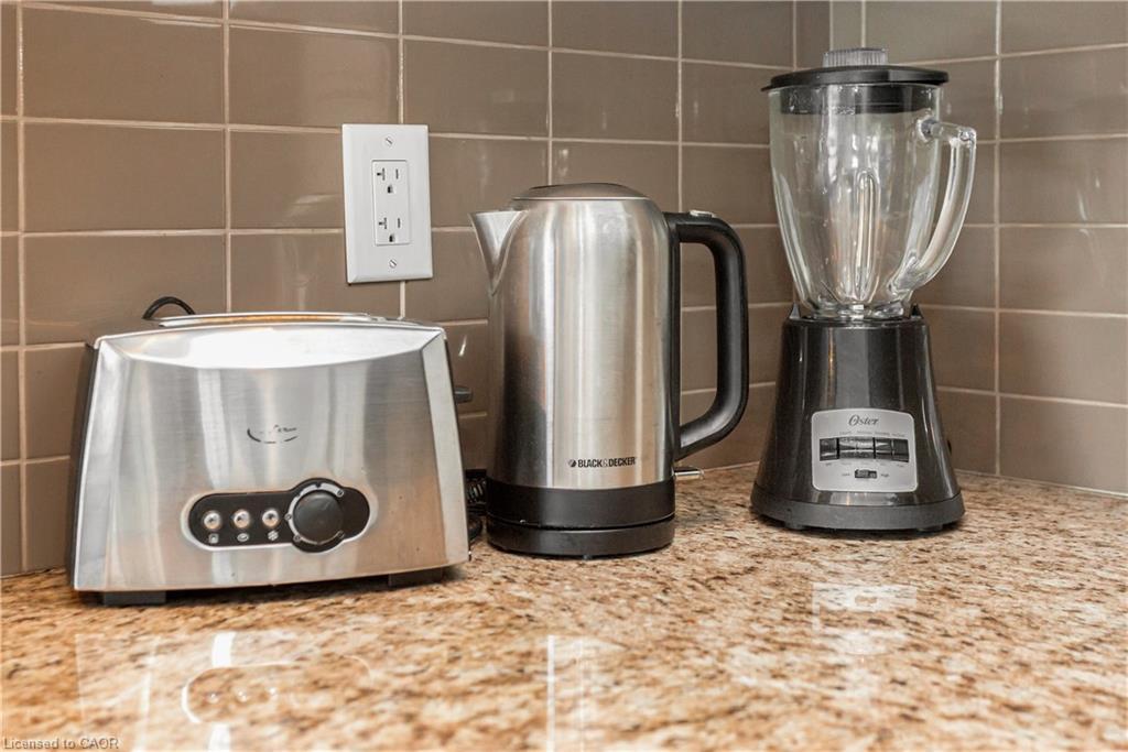 303-34 Plains Road, Burlington, ON - Indoor