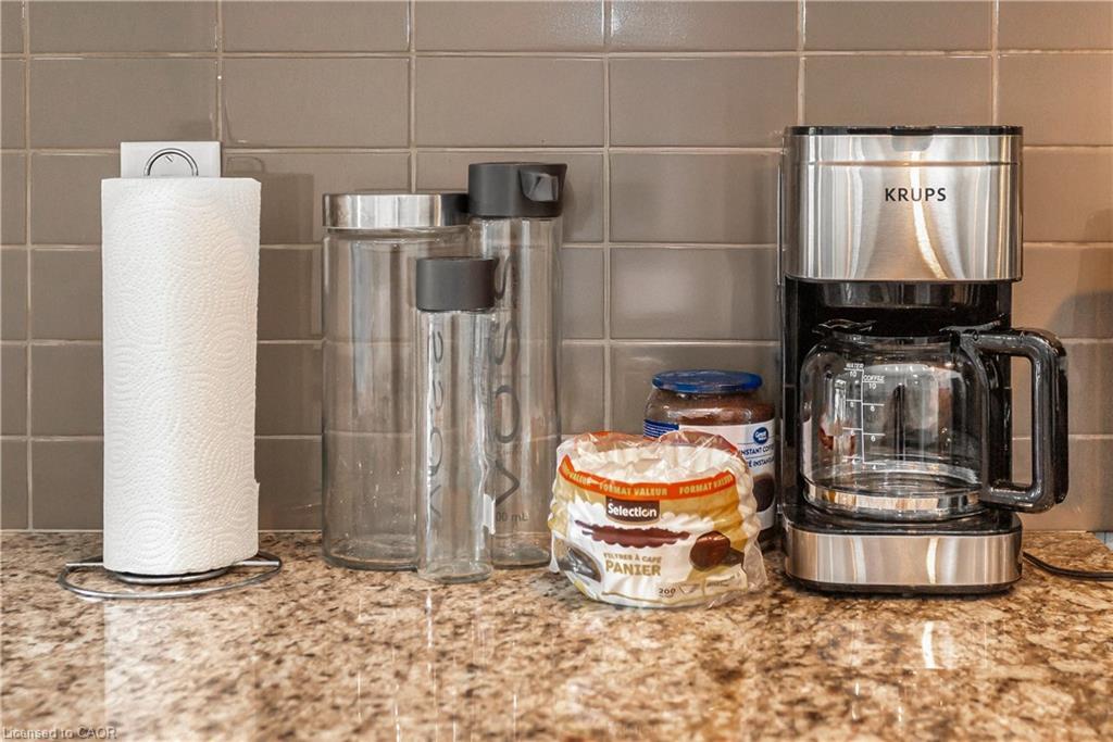 303-34 Plains Road, Burlington, ON - Indoor