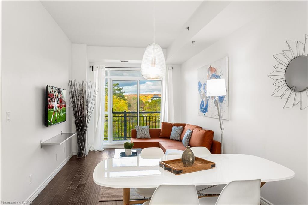 303-34 Plains Road, Burlington, ON - Indoor