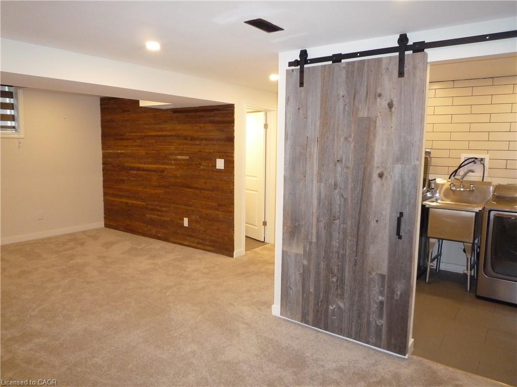 8607 Jennifer Crescent, Niagara Falls, ON - Indoor Photo Showing Laundry Room