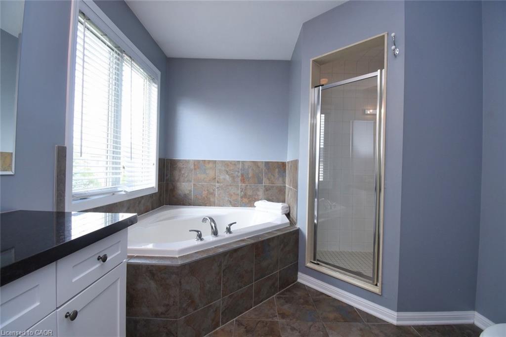 38 Cranston Street, Ancaster, ON - Indoor Photo Showing Bathroom