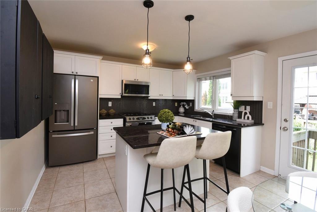 38 Cranston Street, Ancaster, ON - Indoor Photo Showing Kitchen
