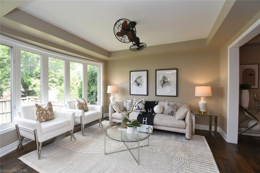 38 Cranston Street, Ancaster, ON - Indoor Photo Showing Living Room